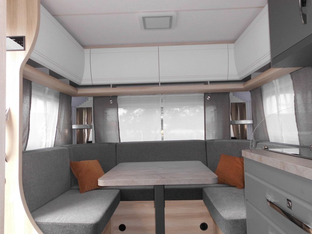 Hobby De Luxe 460 UFe 2026 1500kg. Ambiente - Wohnwagen: das Bild 1 Hobby De Luxe 460 UFe 2026 1500kg. Ambiente - Wohnwagen: das Bild 1
