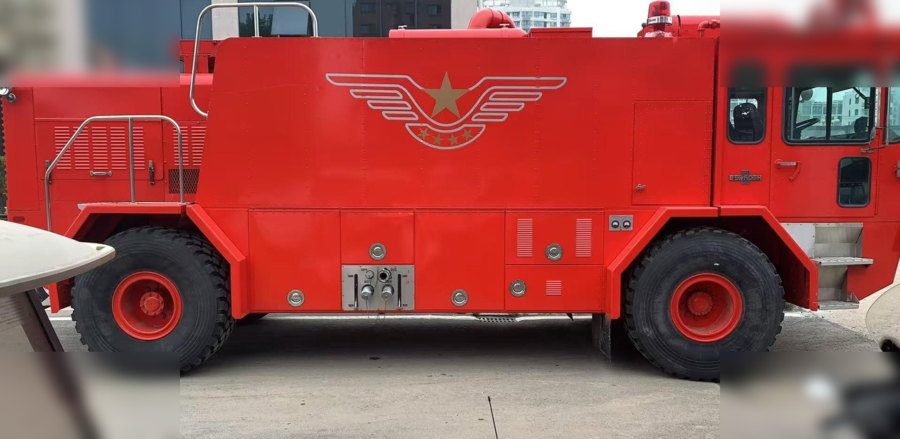 2019 OSHKOSH T1500 - Feuerwehrfahrzeug: das Bild 1 2019 OSHKOSH T1500 - Feuerwehrfahrzeug: das Bild 1