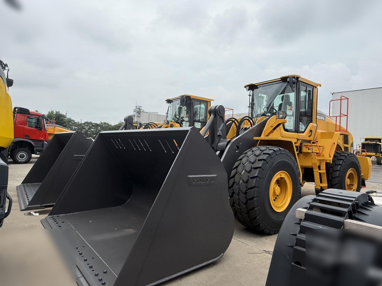 2025 VOLVO L180H - Radlader: das Bild 1 2025 VOLVO L180H - Radlader: das Bild 1