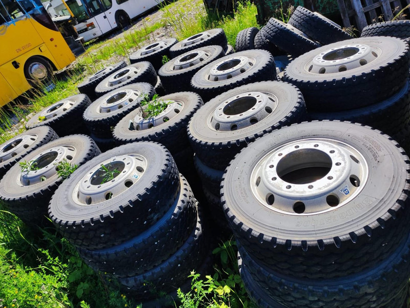 Bridgestone wheels 275/70 R22,5 on Alcoa aluminum rims - Reifen für LKW: das Bild 1 Bridgestone wheels 275/70 R22,5 on Alcoa aluminum rims - Reifen für LKW: das Bild 1
