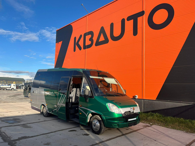 Iveco Indcar Wing 4x2 23 SEATS / AC / WEBASTO - Kleinbus, Personentransporter: das Bild 1 Iveco Indcar Wing 4x2 23 SEATS / AC / WEBASTO - Kleinbus, Personentransporter: das Bild 1