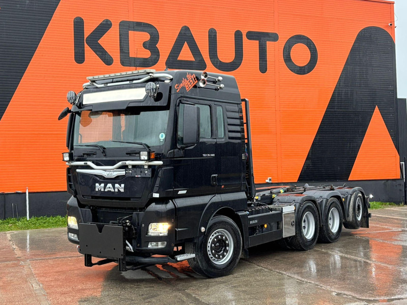 MAN TGX 35.560 8x4*4 LOW MILEAGE ! / INTARDER / JOAB 24 ton / L=5600 mm / SNOW PLOW EQUIPMENT - Abrollkipper: das Bild 1 MAN TGX 35.560 8x4*4 LOW MILEAGE ! / INTARDER / JOAB 24 ton / L=5600 mm / SNOW PLOW EQUIPMENT - Abrollkipper: das Bild 1