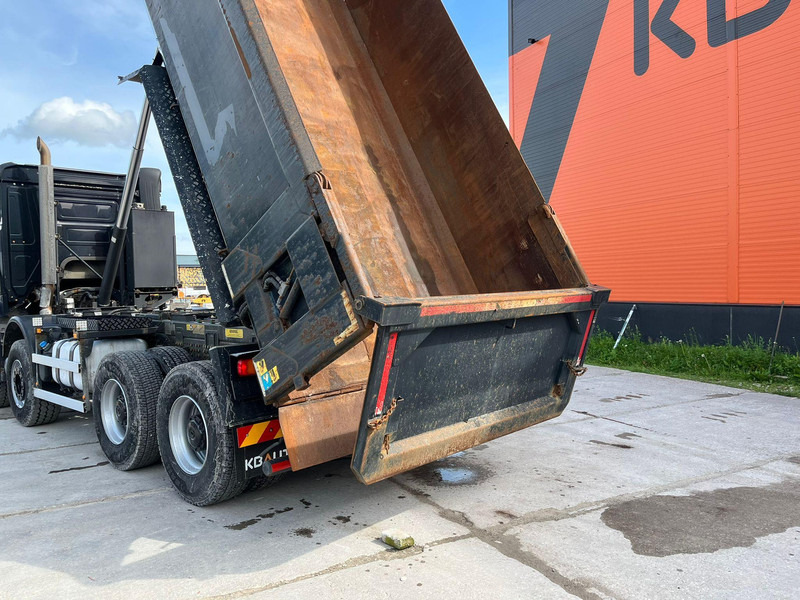 Kipper Mercedes-Benz Arocs 3253 8x4 2019: das Bild 12