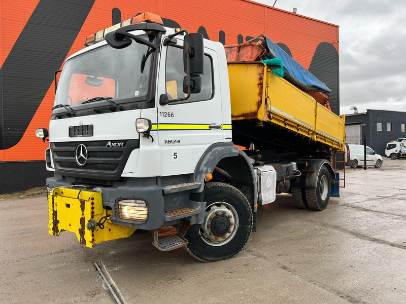 Mercedes-Benz Axor 1824 4x4 POSSIBLE TO BUY WITH SPREADER & FRONT PLOW - Kipper: das Bild 2 Mercedes-Benz Axor 1824 4x4 POSSIBLE TO BUY WITH SPREADER & FRONT PLOW - Kipper: das Bild 2