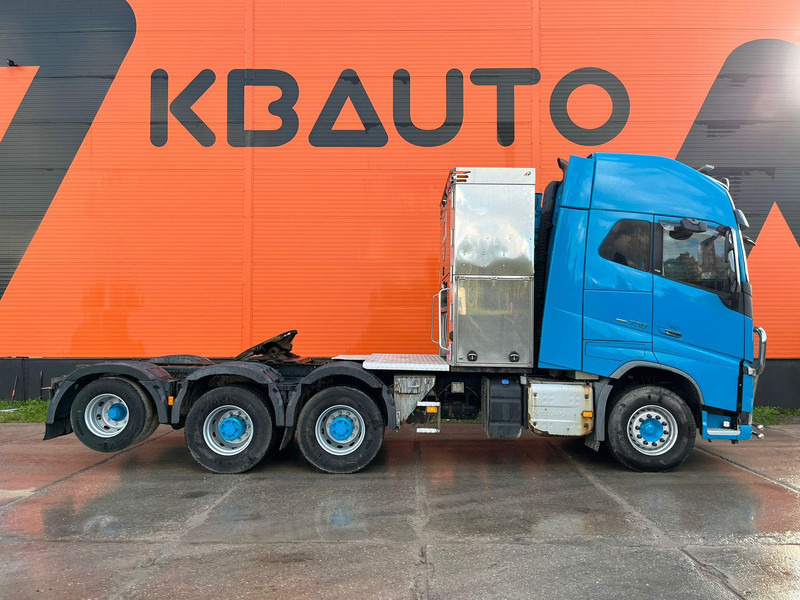 Volvo FH 16 750 8x4 GCW 130 ton / GLOBE XL / HYDRAULICS / BIG AXLES - Sattelzugmaschine: das Bild 4 Volvo FH 16 750 8x4 GCW 130 ton / GLOBE XL / HYDRAULICS / BIG AXLES - Sattelzugmaschine: das Bild 4