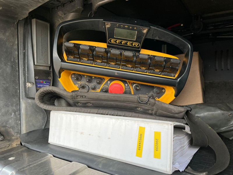 Pritsche LKW, Autokran Scania R 520 8x2*6 EFFER 685/6S / WINCH / JIB CONNECTION / PLATFORM L=6423 mm: das Bild 14
