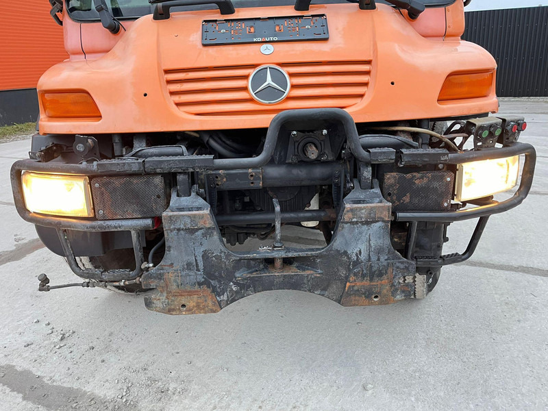 Kehrmaschine Unimog U 300 4x4 TRILETY SK / 6918 hours: das Bild 16