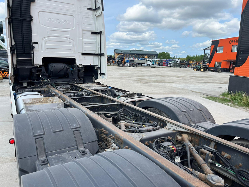 Fahrgestell LKW Volvo FH 16 650 6x2 9 TON FRONT AXLE / RETARDER / CHASSIS L=6100 mm: das Bild 11