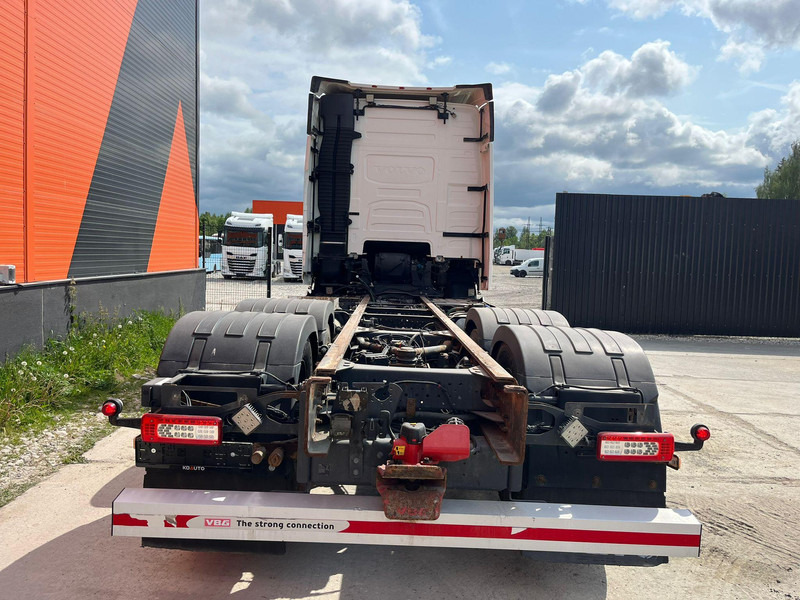 Fahrgestell LKW Volvo FH 16 650 6x2 9 TON FRONT AXLE / RETARDER / CHASSIS L=6100 mm: das Bild 7