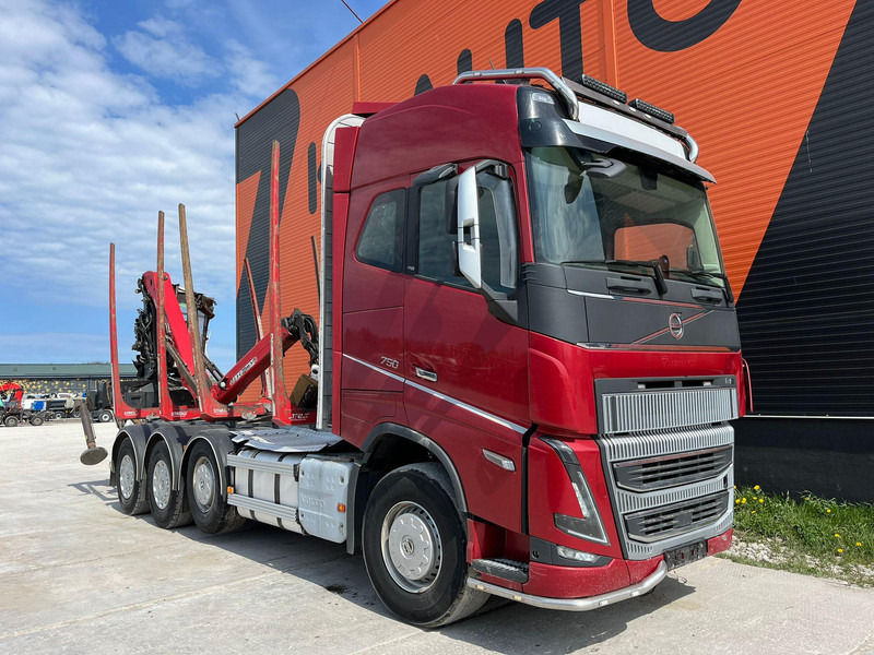 Volvo FH 16 750 8x4/4 DAMAGED ! - Holztransporter, Autokran: das Bild 4 Volvo FH 16 750 8x4/4 DAMAGED ! - Holztransporter, Autokran: das Bild 4