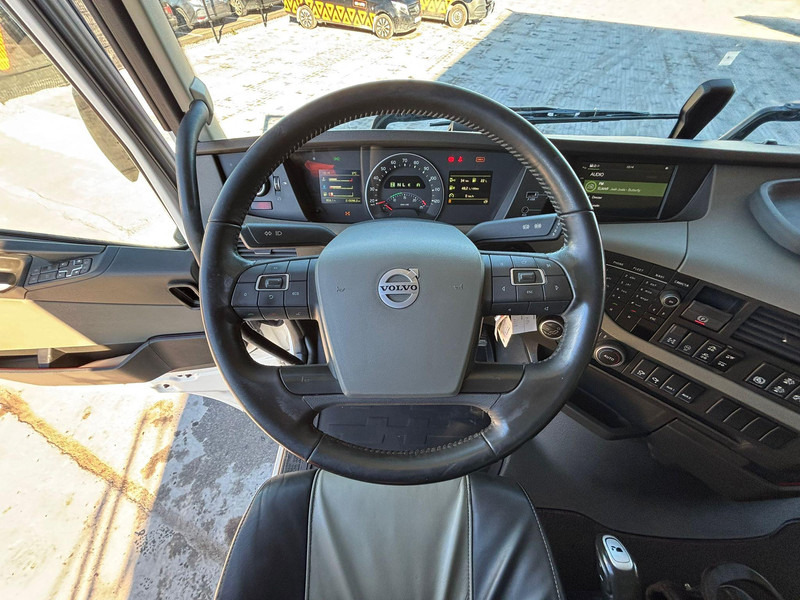 Fahrmischer Volvo FH 500 8x4 INTERMIX 10 m3 + CHUTE / TANDEM AXLE LIFT: das Bild 17