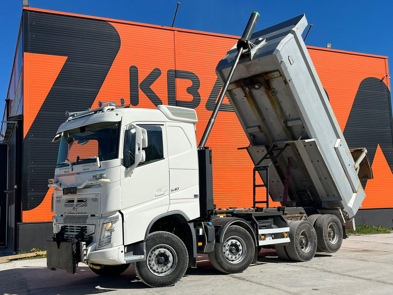 Volvo FH 540 8x4 RETARDER / TANDEM AXLE LIFT / BIG AXLES / BOX L=5704 mm - Kipper: das Bild 2 Volvo FH 540 8x4 RETARDER / TANDEM AXLE LIFT / BIG AXLES / BOX L=5704 mm - Kipper: das Bild 2