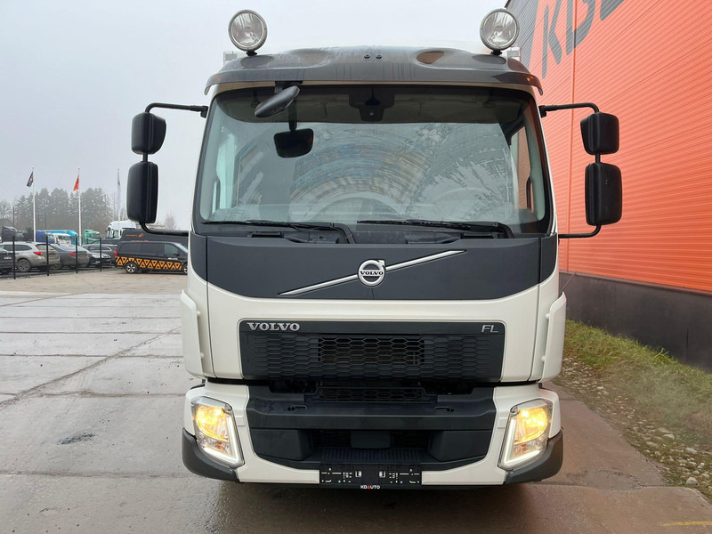 Volvo FL 210 4x2 BOXHEATING / BOX L=8757 mm - Koffer LKW: das Bild 3 Volvo FL 210 4x2 BOXHEATING / BOX L=8757 mm - Koffer LKW: das Bild 3