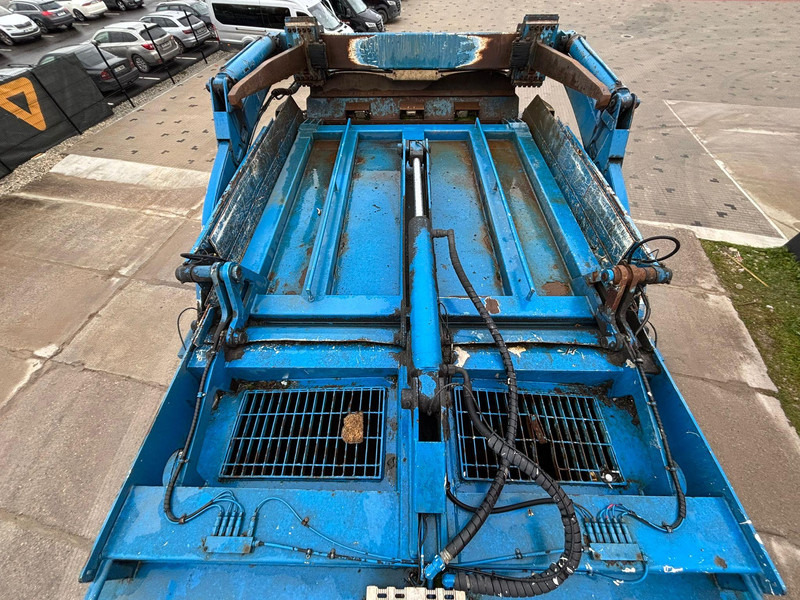 Müllwagen Volvo FM 420 6x2*4 ZETTERBERGS EHP 33 KUBIK: das Bild 13 Müllwagen Volvo FM 420 6x2*4 ZETTERBERGS EHP 33 KUBIK: das Bild 13