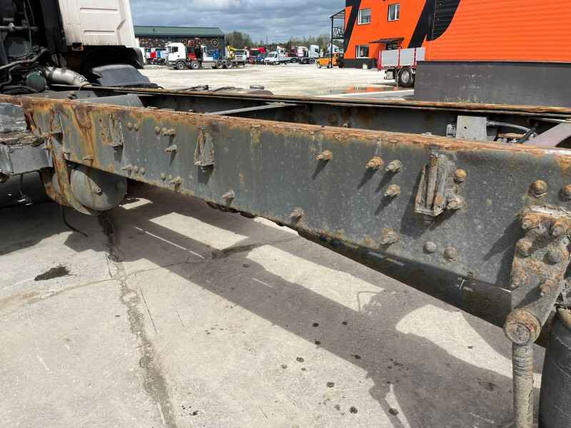 Fahrgestell LKW Volvo FM 9 300 6x2 CHASSIS L=8779 mm: das Bild 12