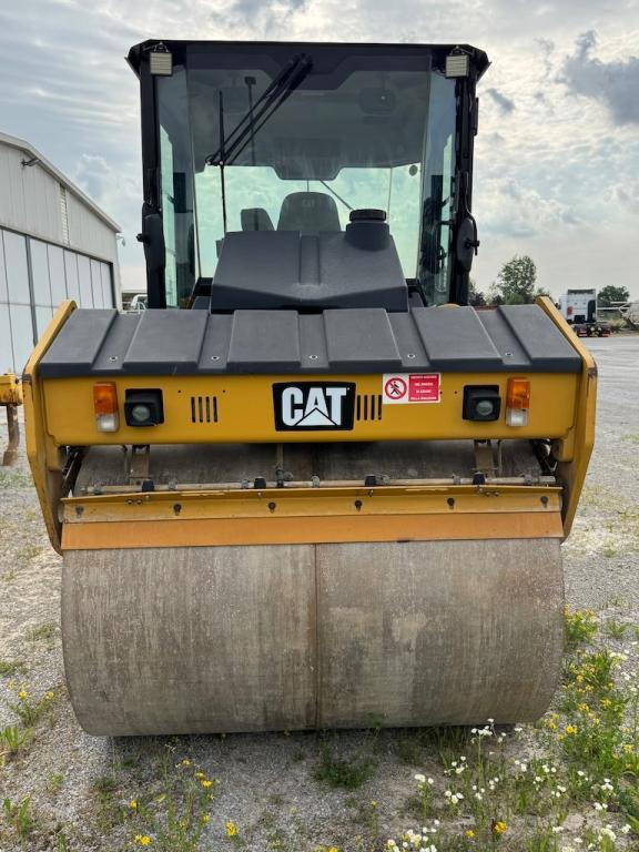 Caterpillar CD54B - Straßenwalze: das Bild 3 Caterpillar CD54B - Straßenwalze: das Bild 3