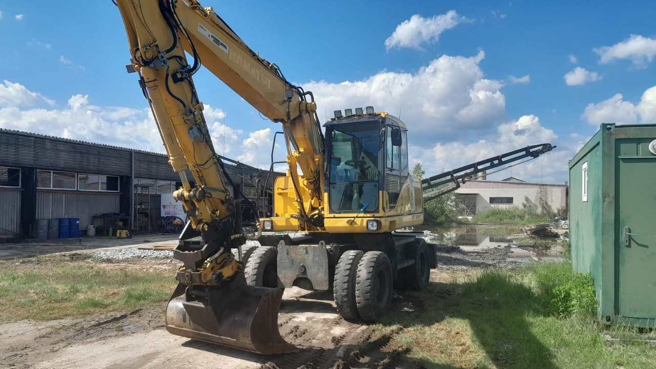 KOMATSU PW 140-7 - Mobilbagger: das Bild 2 KOMATSU PW 140-7 - Mobilbagger: das Bild 2