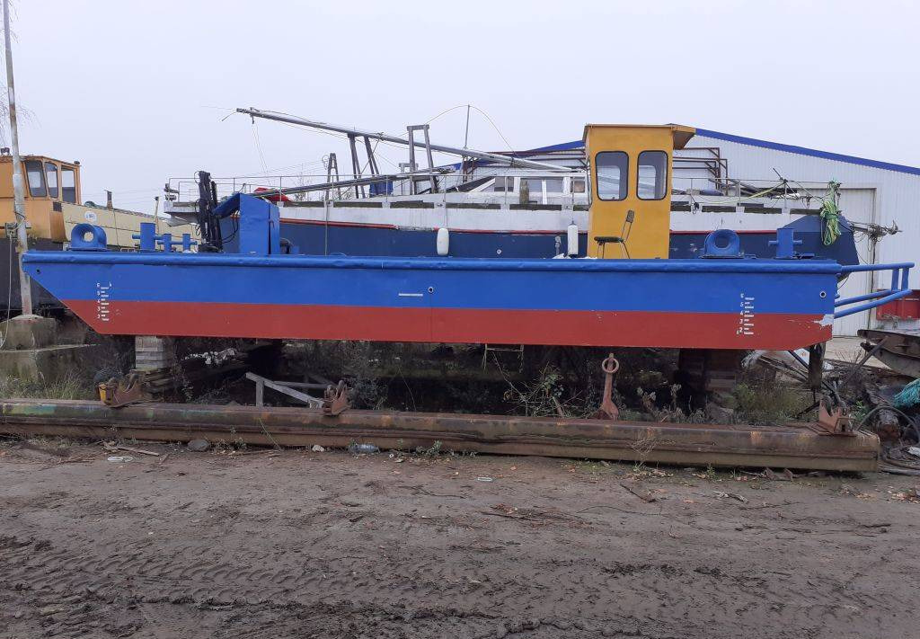 Łódź robocza / pchacz na wody śródlądowe i porty morskie - Amphibische Bagger: das Bild 1 Łódź robocza / pchacz na wody śródlądowe i porty morskie - Amphibische Bagger: das Bild 1