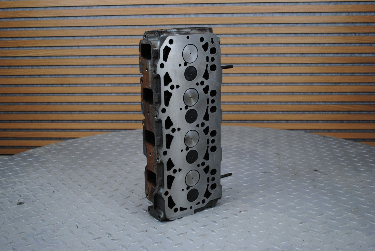 Cilinderkop Yanmar 4TNE88 - 4TNV88 - Zylinderkopf: das Bild 1 Cilinderkop Yanmar 4TNE88 - 4TNV88 - Zylinderkopf: das Bild 1