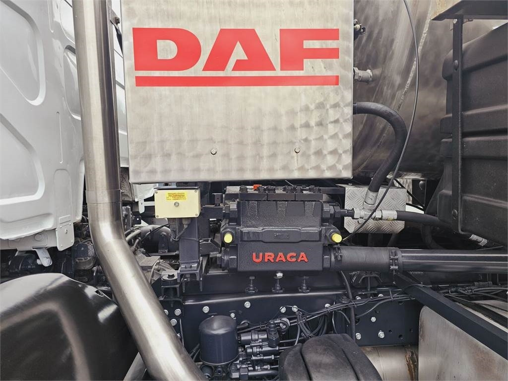Saug-/ Spülfahrzeug DAF WUKO SCK-4HW for collecting waste liquid separator: das Bild 11