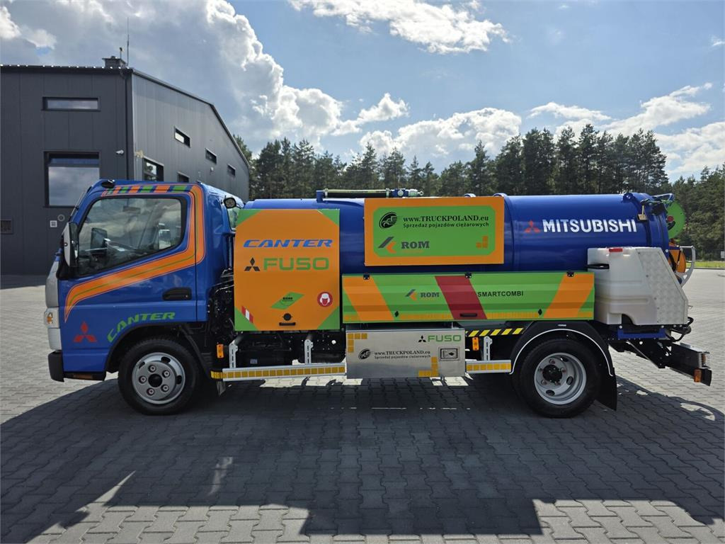 Mitsubishi ROM KOKS SMART COMBI WUKO HOT WATER FOR CLEANING S - Saug-/ Spülfahrzeug: das Bild 4 Mitsubishi ROM KOKS SMART COMBI WUKO HOT WATER FOR CLEANING S - Saug-/ Spülfahrzeug: das Bild 4