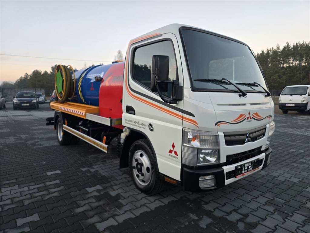 Mitsubishi ROM KOKS SMART COMBI WUKO HOT WATER FOR CLEANING S - Saug-/ Spülfahrzeug: das Bild 2 Mitsubishi ROM KOKS SMART COMBI WUKO HOT WATER FOR CLEANING S - Saug-/ Spülfahrzeug: das Bild 2