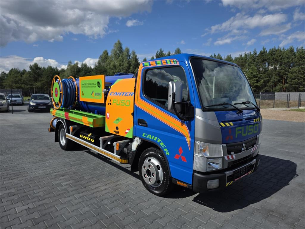 Mitsubishi ROM KOKS SMART COMBI WUKO HOT WATER FOR CLEANING S - Saug-/ Spülfahrzeug: das Bild 2 Mitsubishi ROM KOKS SMART COMBI WUKO HOT WATER FOR CLEANING S - Saug-/ Spülfahrzeug: das Bild 2