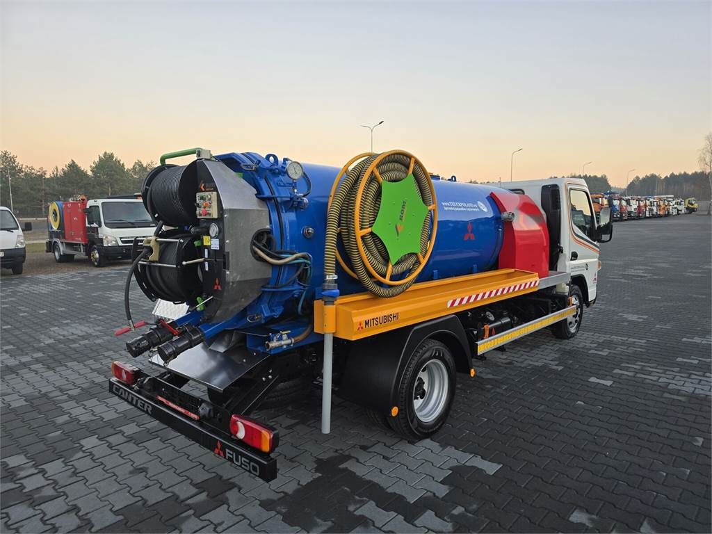 Mitsubishi ROM KOKS SMART COMBI WUKO HOT WATER FOR CLEANING S - Saug-/ Spülfahrzeug: das Bild 1 Mitsubishi ROM KOKS SMART COMBI WUKO HOT WATER FOR CLEANING S - Saug-/ Spülfahrzeug: das Bild 1