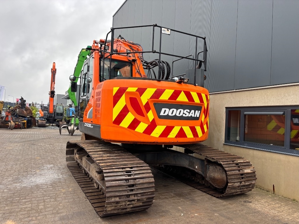 Doosan DX 235 LCR-5 - DX 235 - DX 225 - Kettenbagger: das Bild 4 Doosan DX 235 LCR-5 - DX 235 - DX 225 - Kettenbagger: das Bild 4