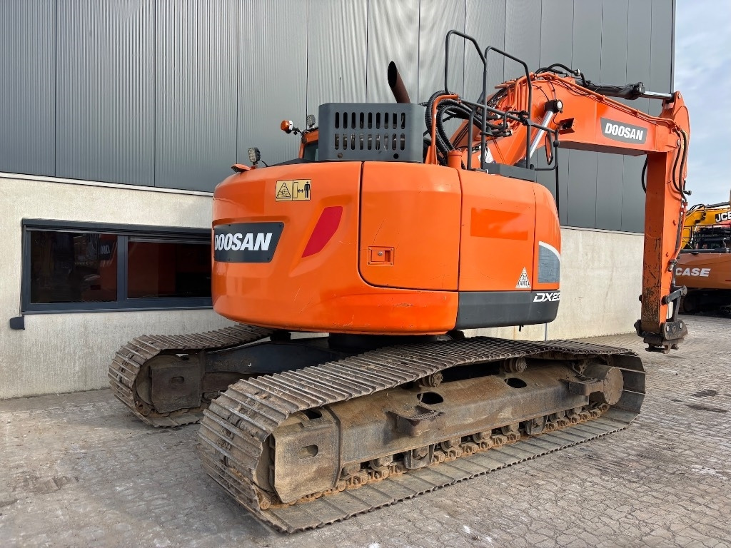 Doosan DX 235 LCR-5 - DX235 - DX235LCR - 235 - Kettenbagger: das Bild 5 Doosan DX 235 LCR-5 - DX235 - DX235LCR - 235 - Kettenbagger: das Bild 5