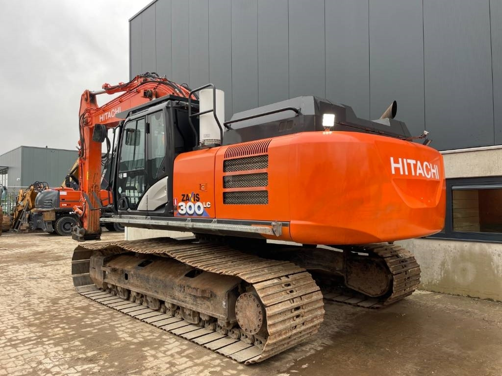 Hitachi ZX 300 LC-6 -- ZX300 LC-6 - Kettenbagger: das Bild 3 Hitachi ZX 300 LC-6 -- ZX300 LC-6 - Kettenbagger: das Bild 3