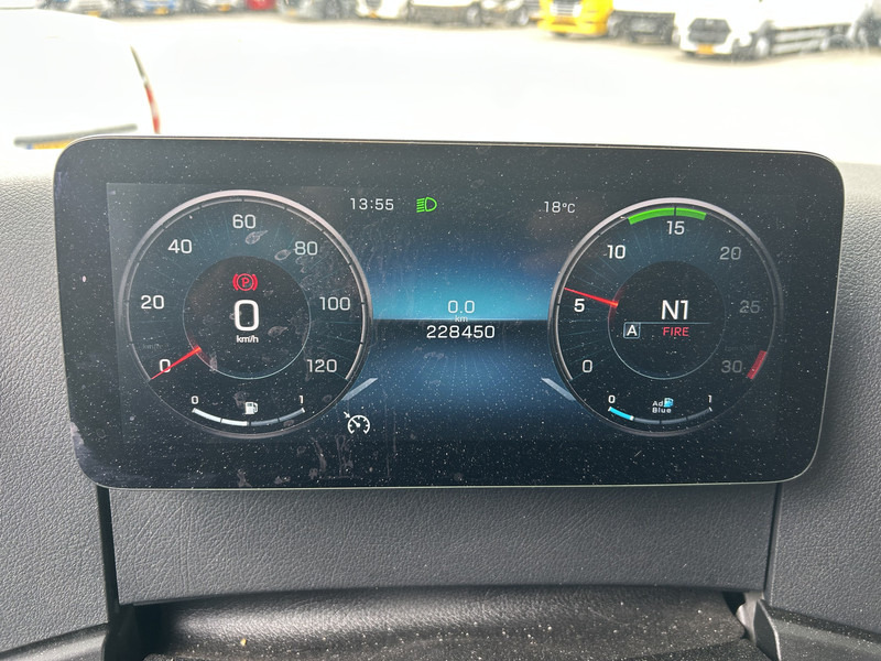 Mercedes-Benz Actros 2124 / Carrier Supra 850 -30 gr / Koeler / Laadklep / APK 03-26 - Kühlkoffer LKW: das Bild 4 Mercedes-Benz Actros 2124 / Carrier Supra 850 -30 gr / Koeler / Laadklep / APK 03-26 - Kühlkoffer LKW: das Bild 4