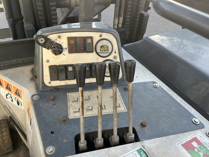 Moffett M4 20.1 / 547 Hours / 2020 / Schaarlift / Kooiaap / Meeneem heftruck - Dieselstapler: das Bild 5 Moffett M4 20.1 / 547 Hours / 2020 / Schaarlift / Kooiaap / Meeneem heftruck - Dieselstapler: das Bild 5