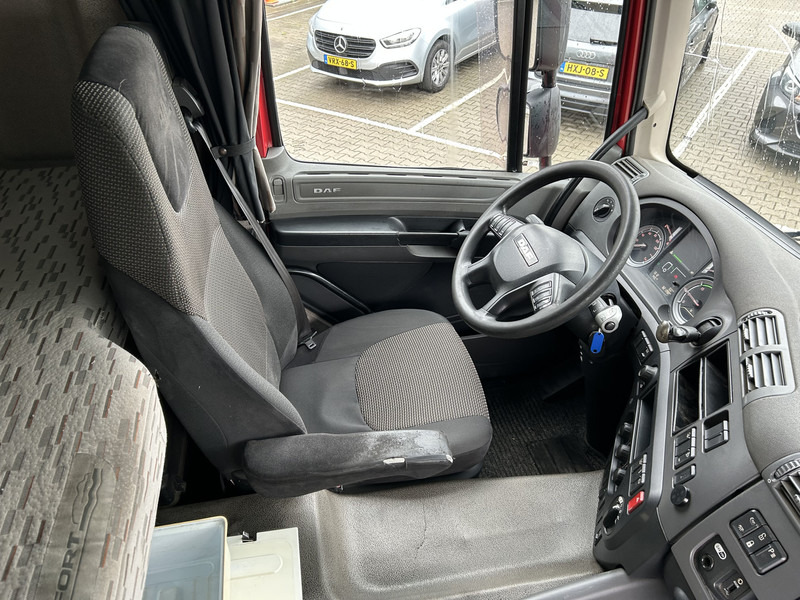 DAF CF 440 FT Space Cab / ADR / 821 dkm / PTO / APK TUV 06-26 - Sattelzugmaschine: das Bild 3 DAF CF 440 FT Space Cab / ADR / 821 dkm / PTO / APK TUV 06-26 - Sattelzugmaschine: das Bild 3