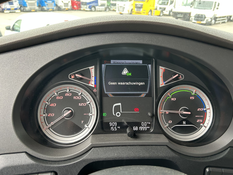 DAF XF 450 FT SC / Mega - Lowdeck / 681 dkm / 2 Tanks / Tacho V2 / Stand Airco - Sattelzugmaschine: das Bild 4 DAF XF 450 FT SC / Mega - Lowdeck / 681 dkm / 2 Tanks / Tacho V2 / Stand Airco - Sattelzugmaschine: das Bild 4