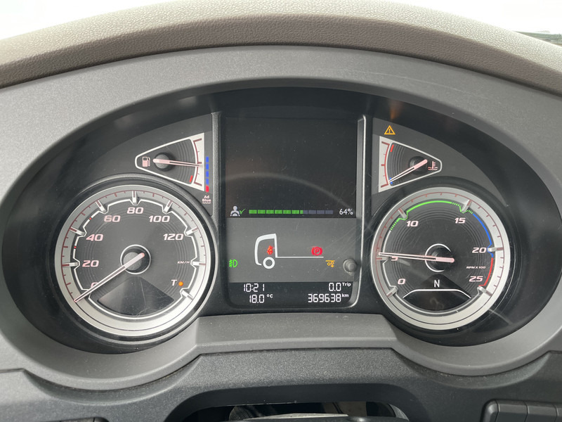 DAF XF 480 FTP Space Cab / 6x2 / Stand klima / APK TUV 10-25 - Sattelzugmaschine: das Bild 4 DAF XF 480 FTP Space Cab / 6x2 / Stand klima / APK TUV 10-25 - Sattelzugmaschine: das Bild 4