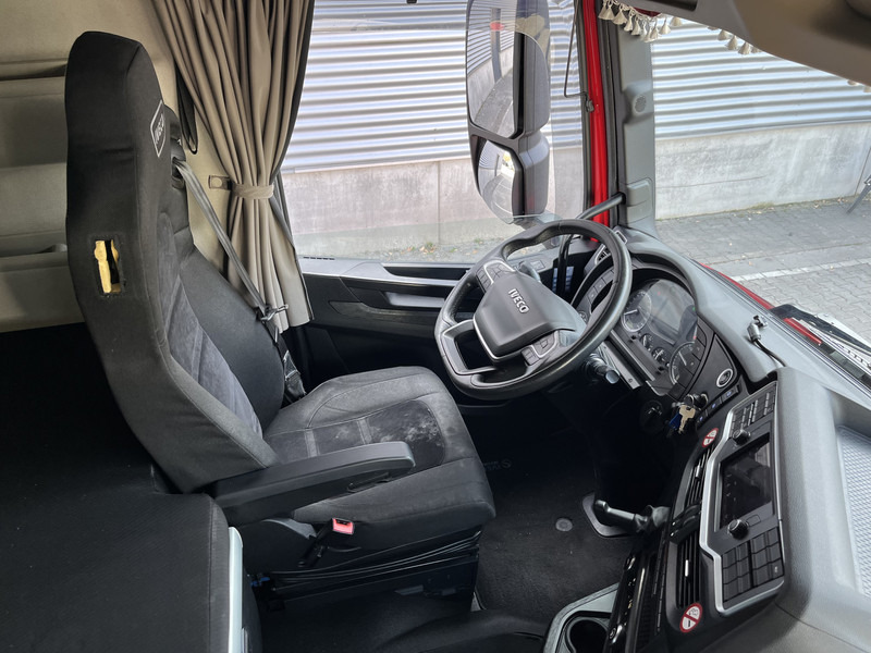 Iveco S-Way AT 420 / Full LED / 569 dkm / 2 Tanks / 2 Fridge / APK TUV 03-26 - Sattelzugmaschine: das Bild 3 Iveco S-Way AT 420 / Full LED / 569 dkm / 2 Tanks / 2 Fridge / APK TUV 03-26 - Sattelzugmaschine: das Bild 3