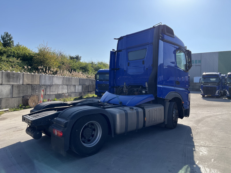 Mercedes-Benz Actros 1842 StreamSpace / 939 dkm / 2 Tanks / NL Truck - Sattelzugmaschine: das Bild 2 Mercedes-Benz Actros 1842 StreamSpace / 939 dkm / 2 Tanks / NL Truck - Sattelzugmaschine: das Bild 2
