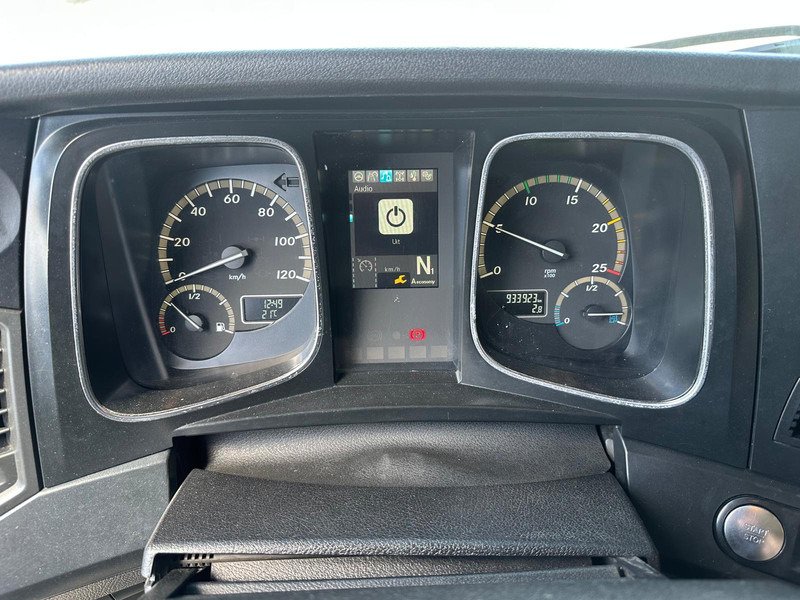 Mercedes-Benz Actros 1842 Streamspace / 933 dkm / 2 Tanks / NL Truck - Sattelzugmaschine: das Bild 4 Mercedes-Benz Actros 1842 Streamspace / 933 dkm / 2 Tanks / NL Truck - Sattelzugmaschine: das Bild 4