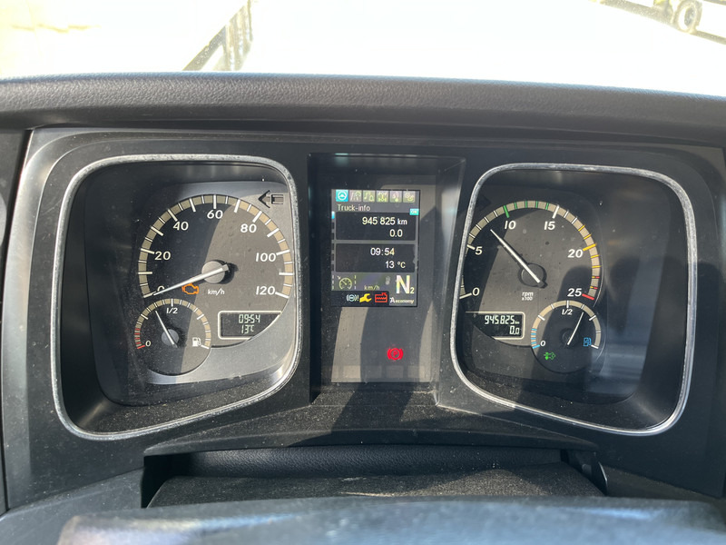 Mercedes-Benz Actros 1842 Streamspace / 945 dkm / 2 Tanks / NL Truck - Sattelzugmaschine: das Bild 4 Mercedes-Benz Actros 1842 Streamspace / 945 dkm / 2 Tanks / NL Truck - Sattelzugmaschine: das Bild 4