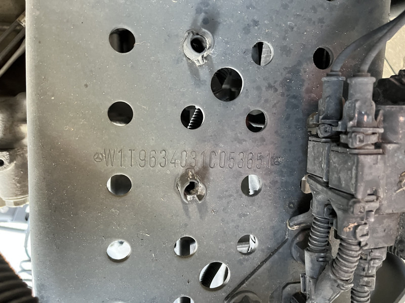 Sattelzugmaschine Mercedes-Benz Actros L 1845 Gigaspace / 2 Tanks / Stand Klima / APK 04-26: das Bild 15