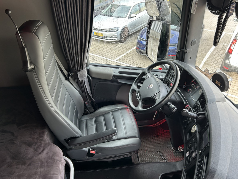 Scania R520 V8 / Showtruck / Buffl Special Interior / Vol Lucht / Retarder - Sattelzugmaschine: das Bild 3 Scania R520 V8 / Showtruck / Buffl Special Interior / Vol Lucht / Retarder - Sattelzugmaschine: das Bild 3