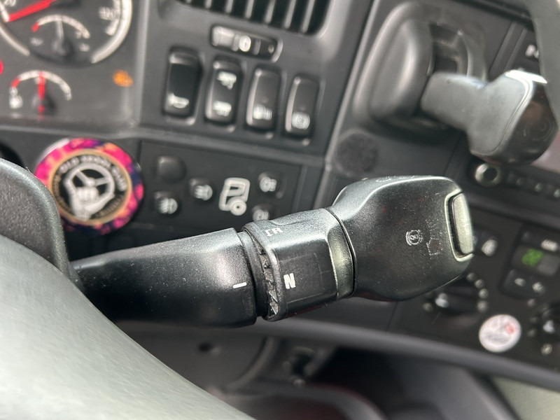 Scania R520 V8 / Showtruck / Buffl Special Interior / Vol Lucht / Retarder - Sattelzugmaschine: das Bild 5 Scania R520 V8 / Showtruck / Buffl Special Interior / Vol Lucht / Retarder - Sattelzugmaschine: das Bild 5
