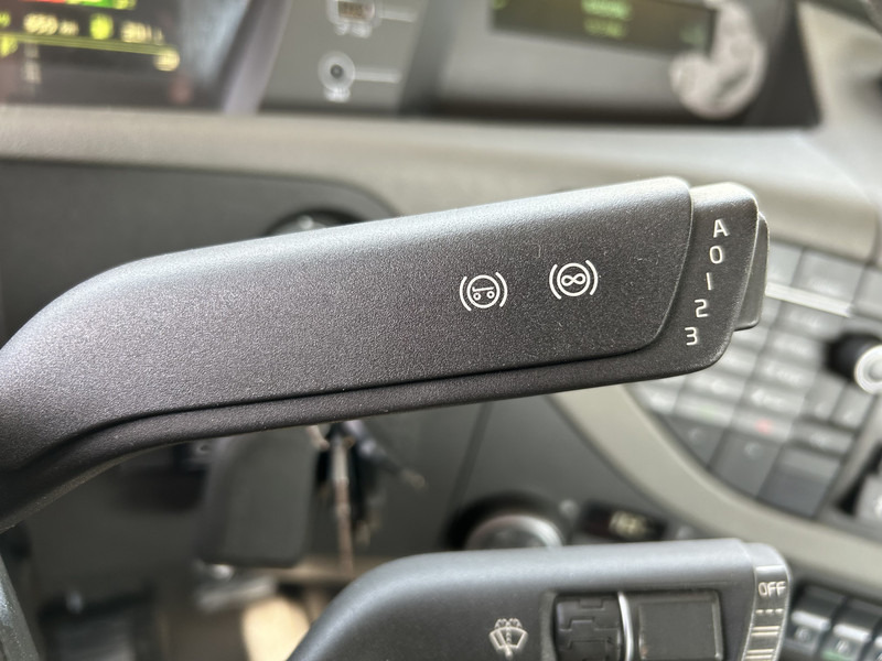 Volvo FH 420 Globetrotter / 921 dkm / 2 Tanks / VEB+ / NL Truck - Sattelzugmaschine: das Bild 5 Volvo FH 420 Globetrotter / 921 dkm / 2 Tanks / VEB+ / NL Truck - Sattelzugmaschine: das Bild 5