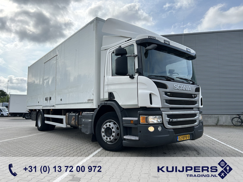 Scania P 320 / 18 ton / 545 dkm / Box 8 mtr / Loadlift / APK TUV 08-25 - Koffer LKW: das Bild 1 Scania P 320 / 18 ton / 545 dkm / Box 8 mtr / Loadlift / APK TUV 08-25 - Koffer LKW: das Bild 1