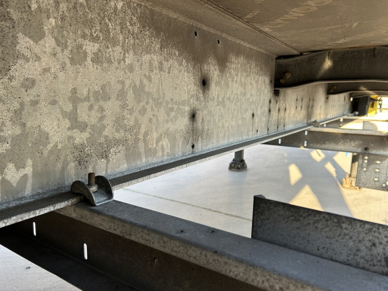 Koffer Auflieger Schmitz Cargobull SCB S2 / Box / Laadklep / Accu Pack / APK TUV 11-26: das Bild 11 Koffer Auflieger Schmitz Cargobull SCB S2 / Box / Laadklep / Accu Pack / APK TUV 11-26: das Bild 11