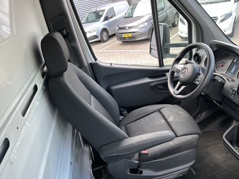 Mercedes-Benz Sprinter 515 1.9 CDI / Chassis Cabine / WB 433 cm / 324 dkm / APK TUV 03-26 - Transporter: das Bild 3 Mercedes-Benz Sprinter 515 1.9 CDI / Chassis Cabine / WB 433 cm / 324 dkm / APK TUV 03-26 - Transporter: das Bild 3