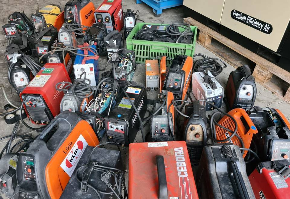 Spawarki invertorowe, używane, uszkodzone - Schweissgeräte: das Bild 1 Spawarki invertorowe, używane, uszkodzone - Schweissgeräte: das Bild 1