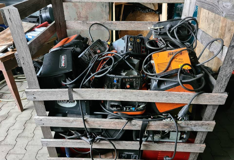 Spawarki invertorowe, używane, uszkodzone - Schweissgeräte: das Bild 4 Spawarki invertorowe, używane, uszkodzone - Schweissgeräte: das Bild 4