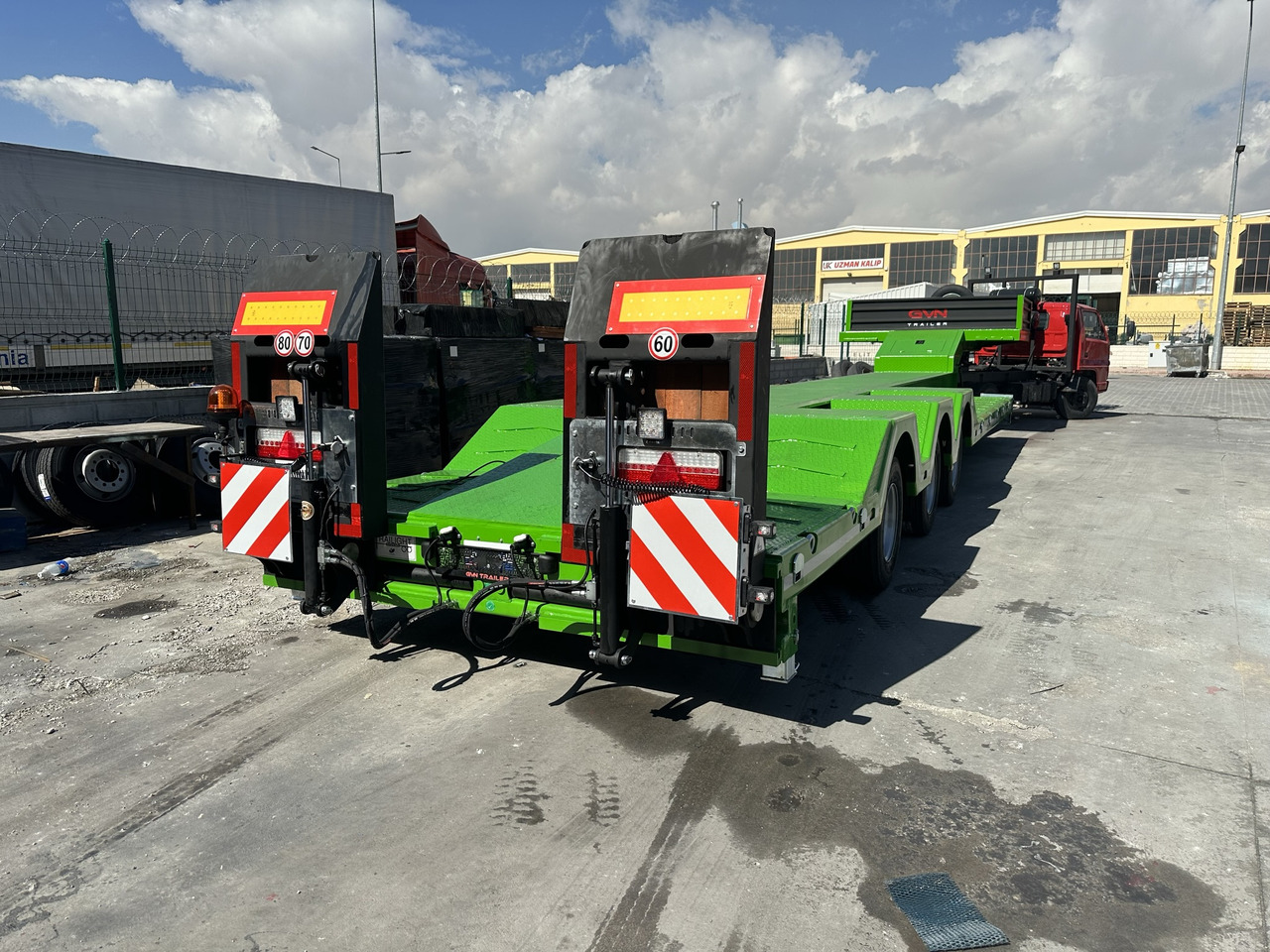GVN Trailer 3 AXLE LOWBED WITH WHEEL RECESSES - Tieflader Auflieger: das Bild 5 GVN Trailer 3 AXLE LOWBED WITH WHEEL RECESSES - Tieflader Auflieger: das Bild 5